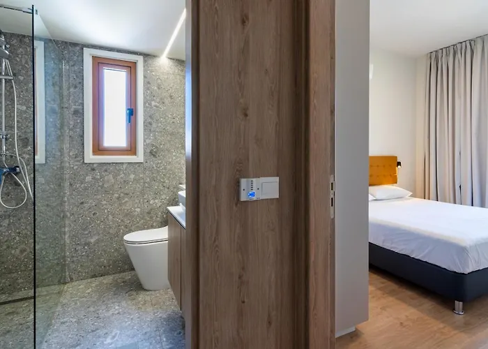 公寓 Stylish Central Apartment • City Views • Prime Location • Parking *